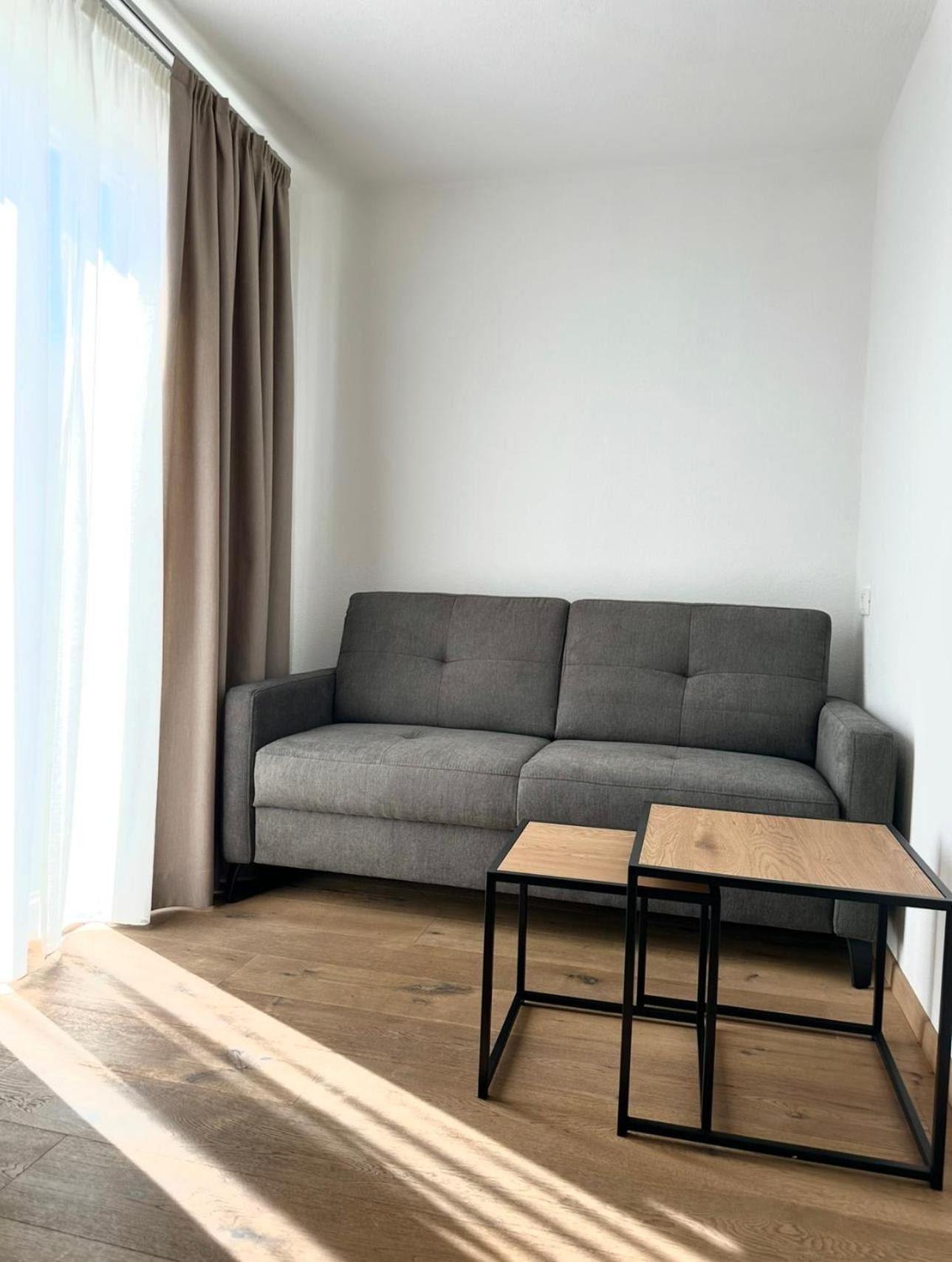 Garni Hotel Dorothea Tirolo Bagian luar foto